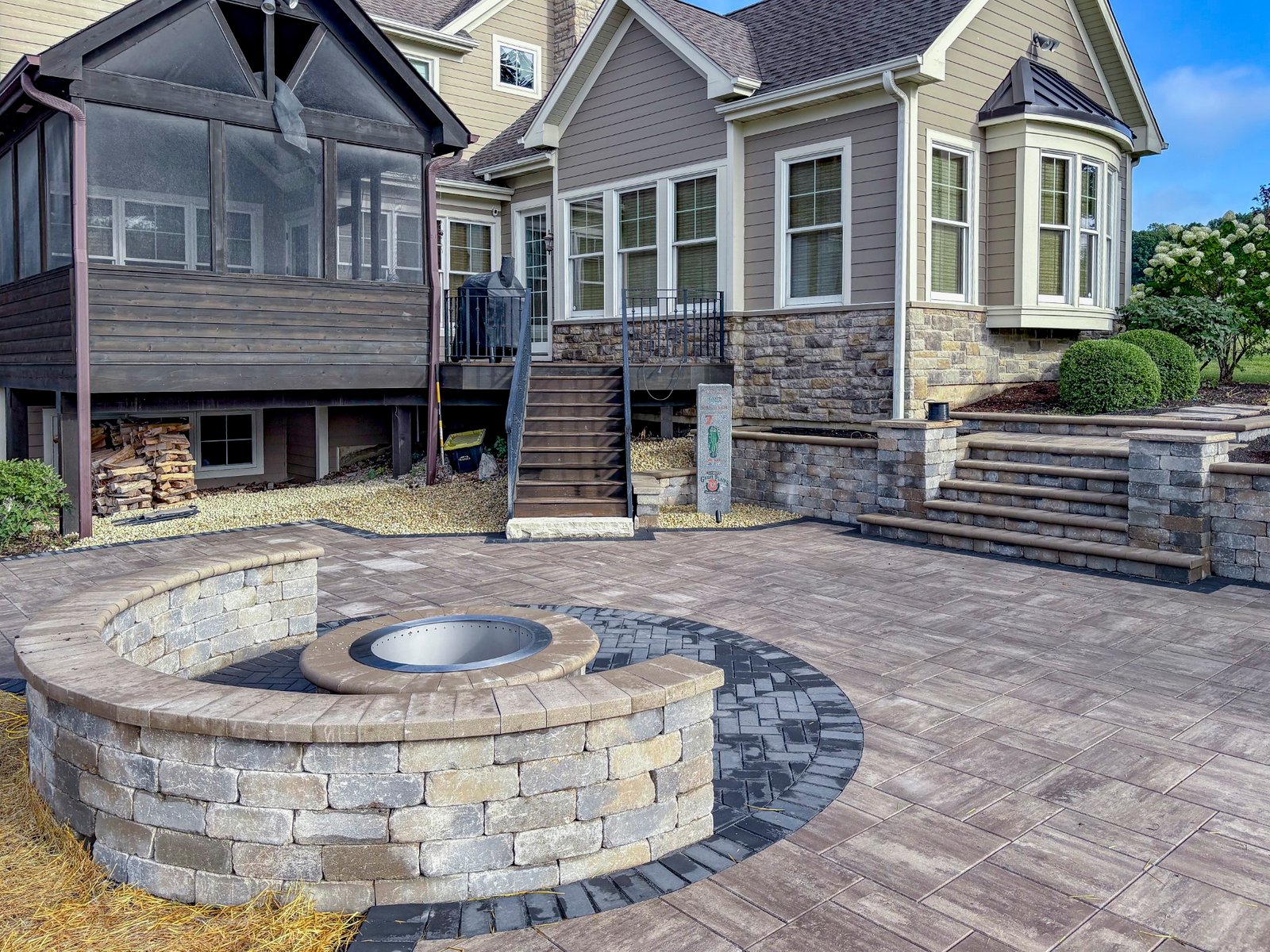 Fire Pits & Outdoor Kitchens